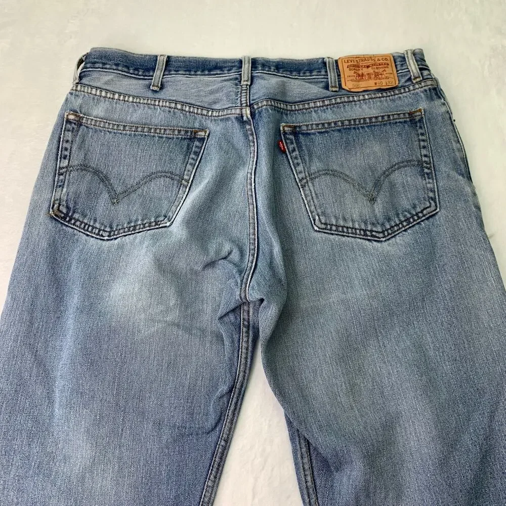 VTG Levi's 505 Mens 40x32 Regular Fit Light Wash Distressed Denim Blue Jeans